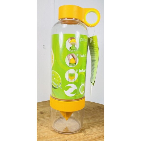 Citrus Zinger 28 Oz Water Bottle Infuser Orange And Yellow BPA EA Free New NWT - Picture 1 of 7